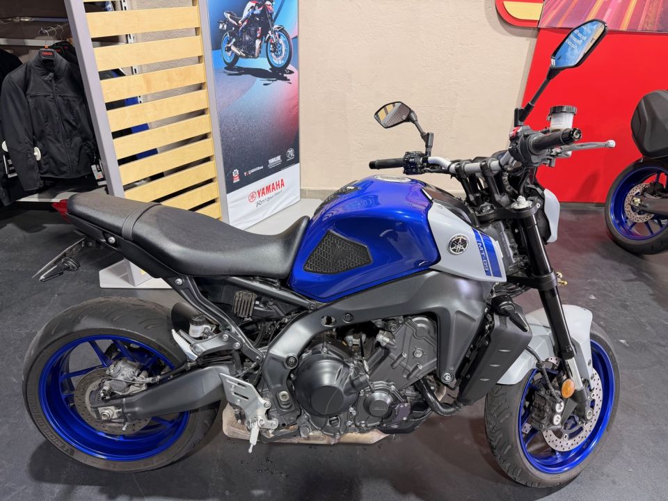 YAMAHA MT-09 0