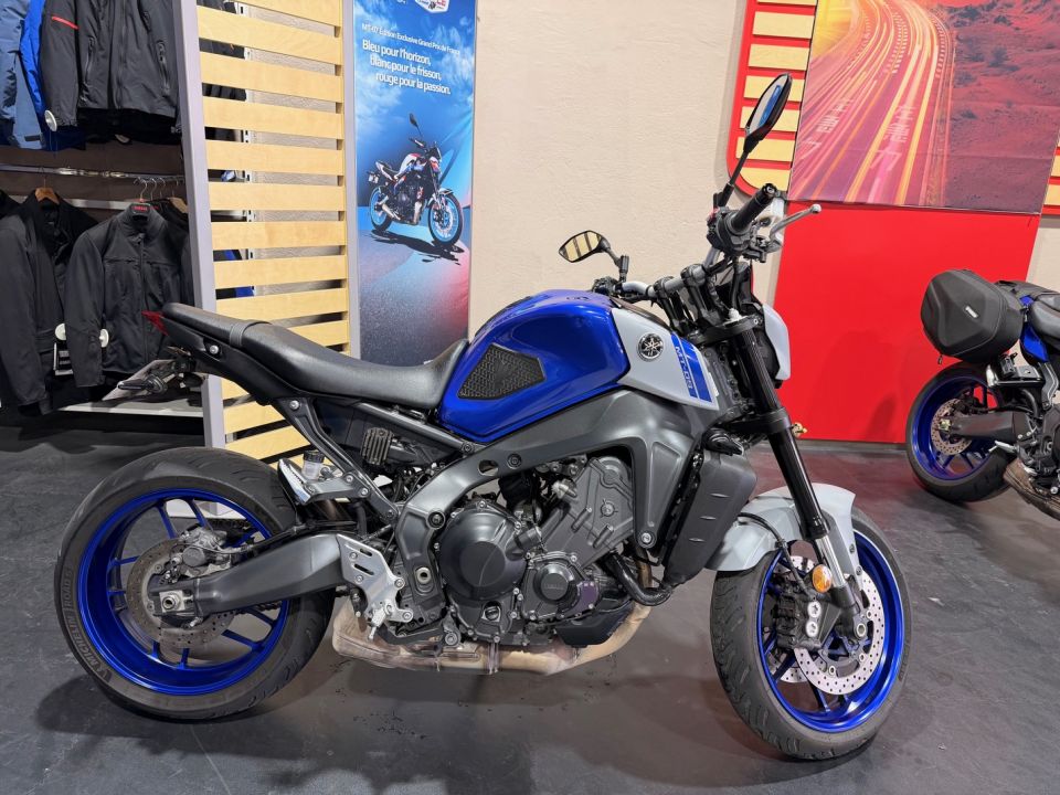 YAMAHA MT-09 1