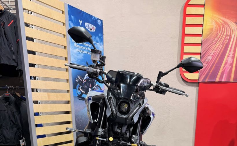 YAMAHA MT-09 4