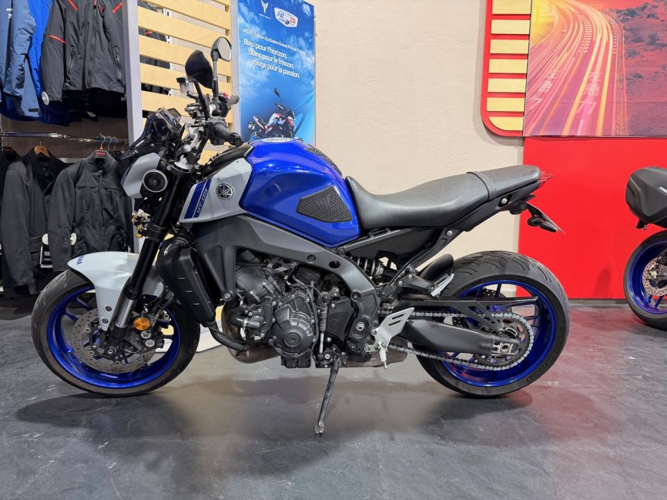 YAMAHA MT-09 2