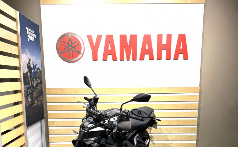 YAMAHA MT-09 4