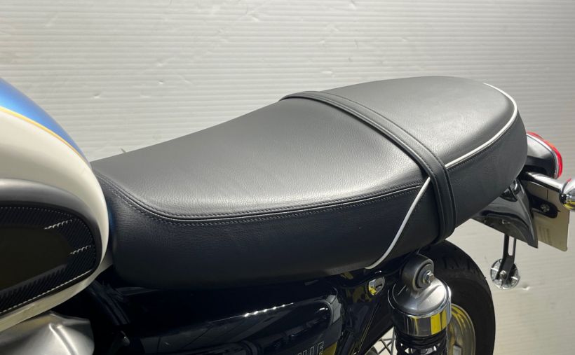 TRIUMPH BONNEVILLE 865 T100 6