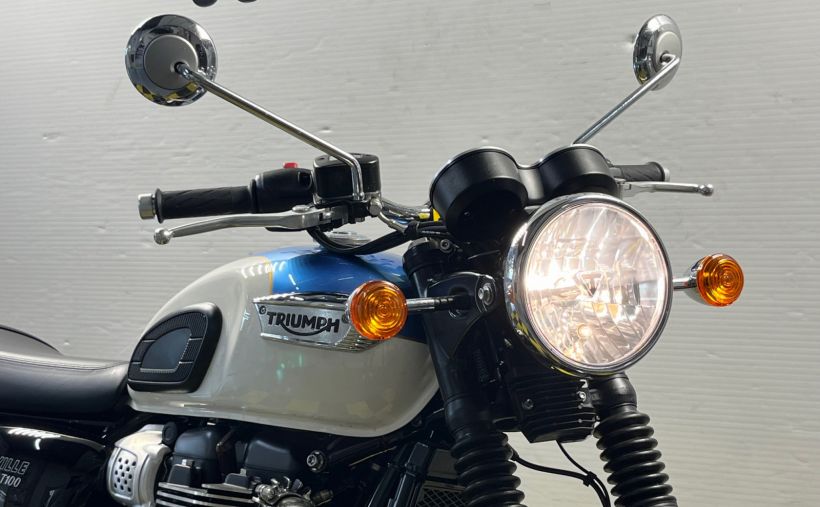 TRIUMPH BONNEVILLE 865 T100 2