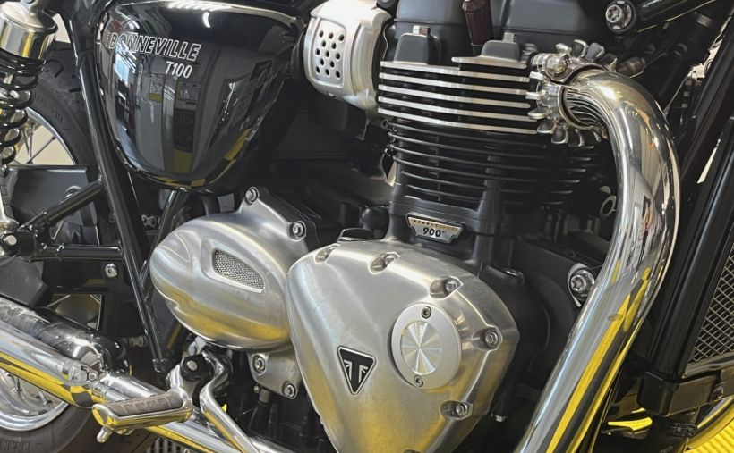 TRIUMPH BONNEVILLE 865 T100 8