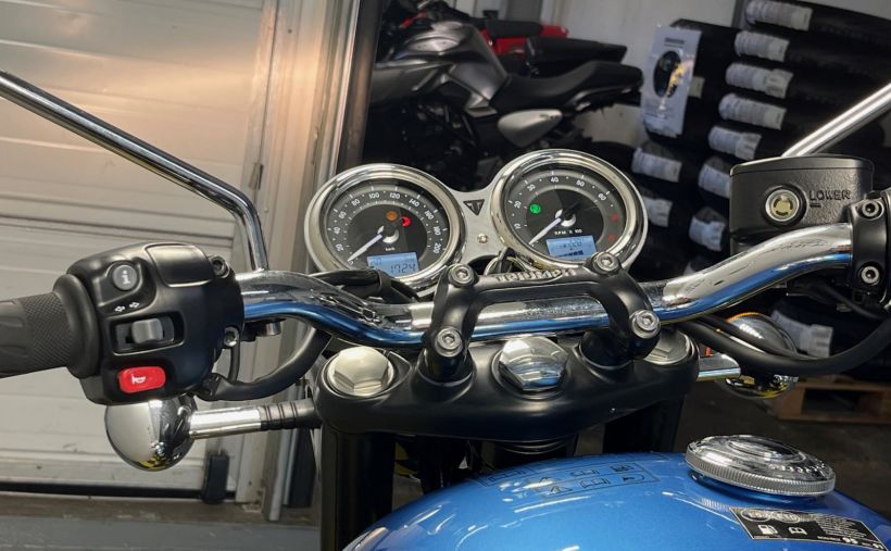 TRIUMPH BONNEVILLE 865 T100 11