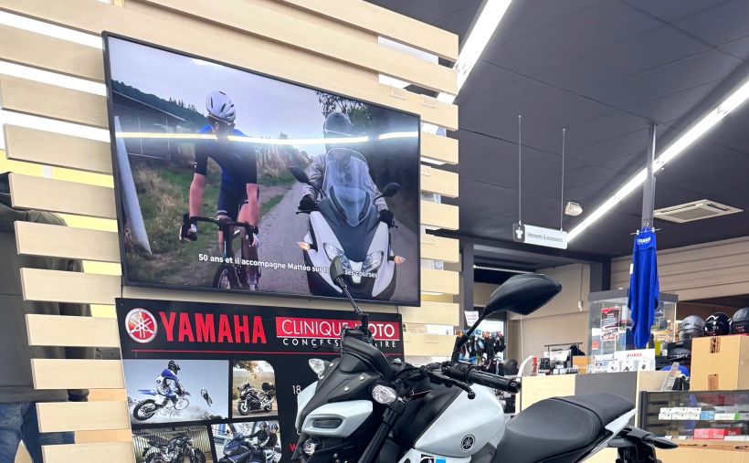 YAMAHA MT-125 3