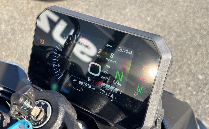 SUZUKI GSX-8S 4