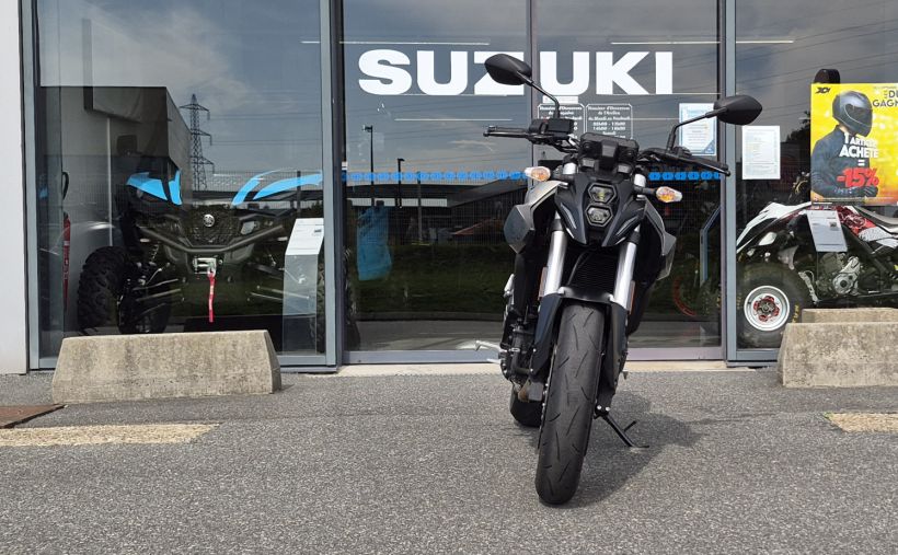 SUZUKI GSX-8S 10