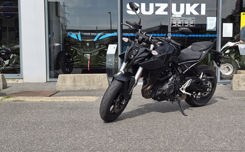 SUZUKI GSX-8S 15
