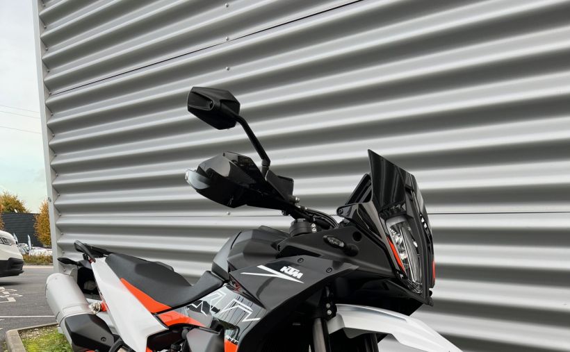 KTM 890 SMT 1