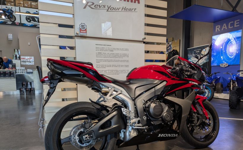 HONDA CBR 600 RR 2
