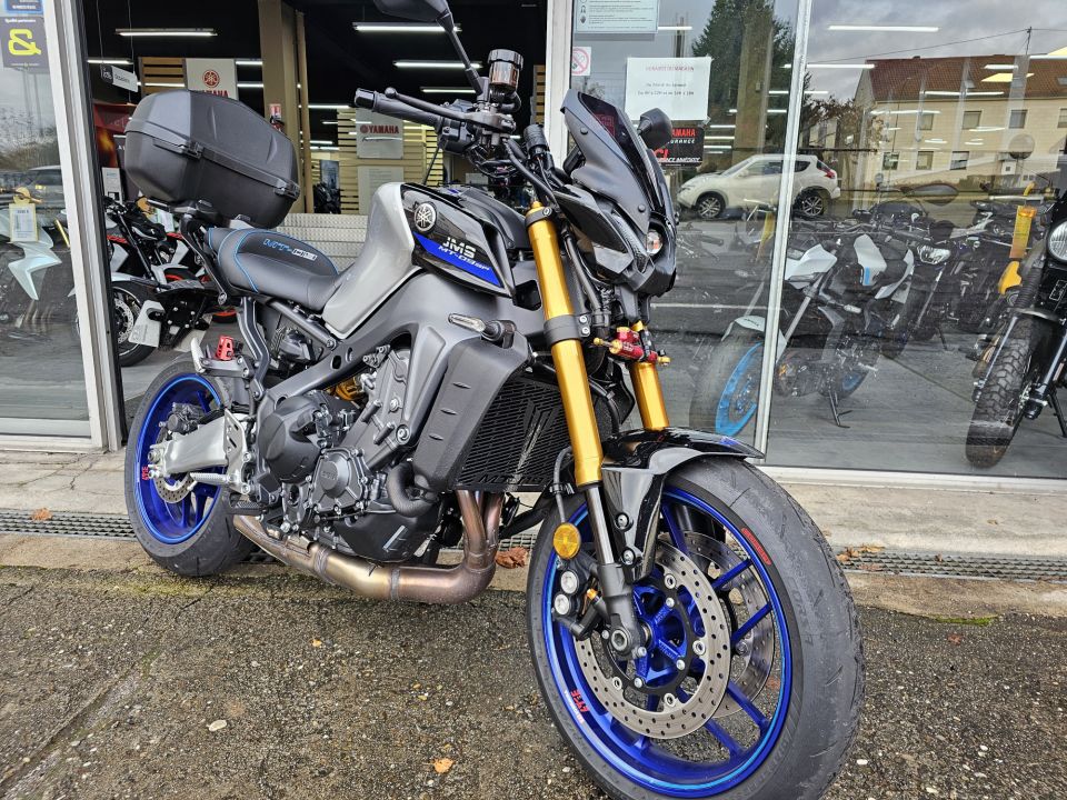 YAMAHA MT-09 SP 4