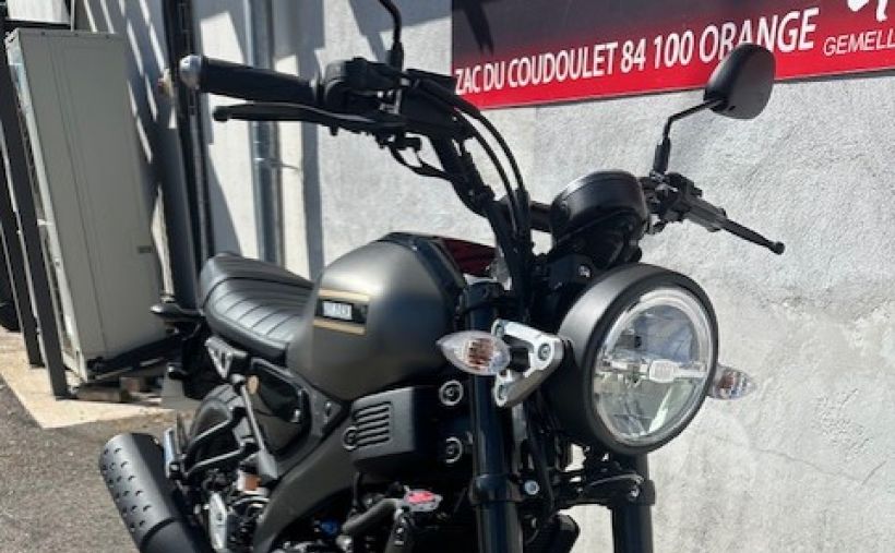 YAMAHA XSR 125 1
