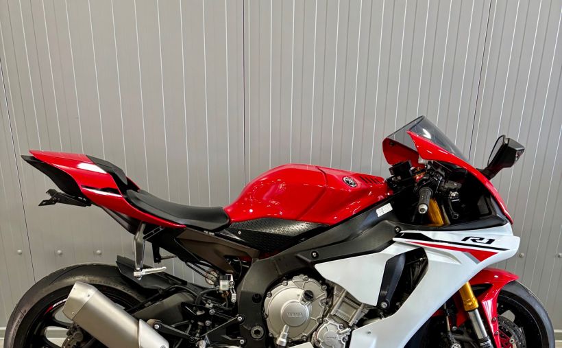 YAMAHA YZF 1000 R1 0