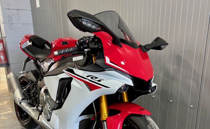 YAMAHA YZF 1000 R1 1