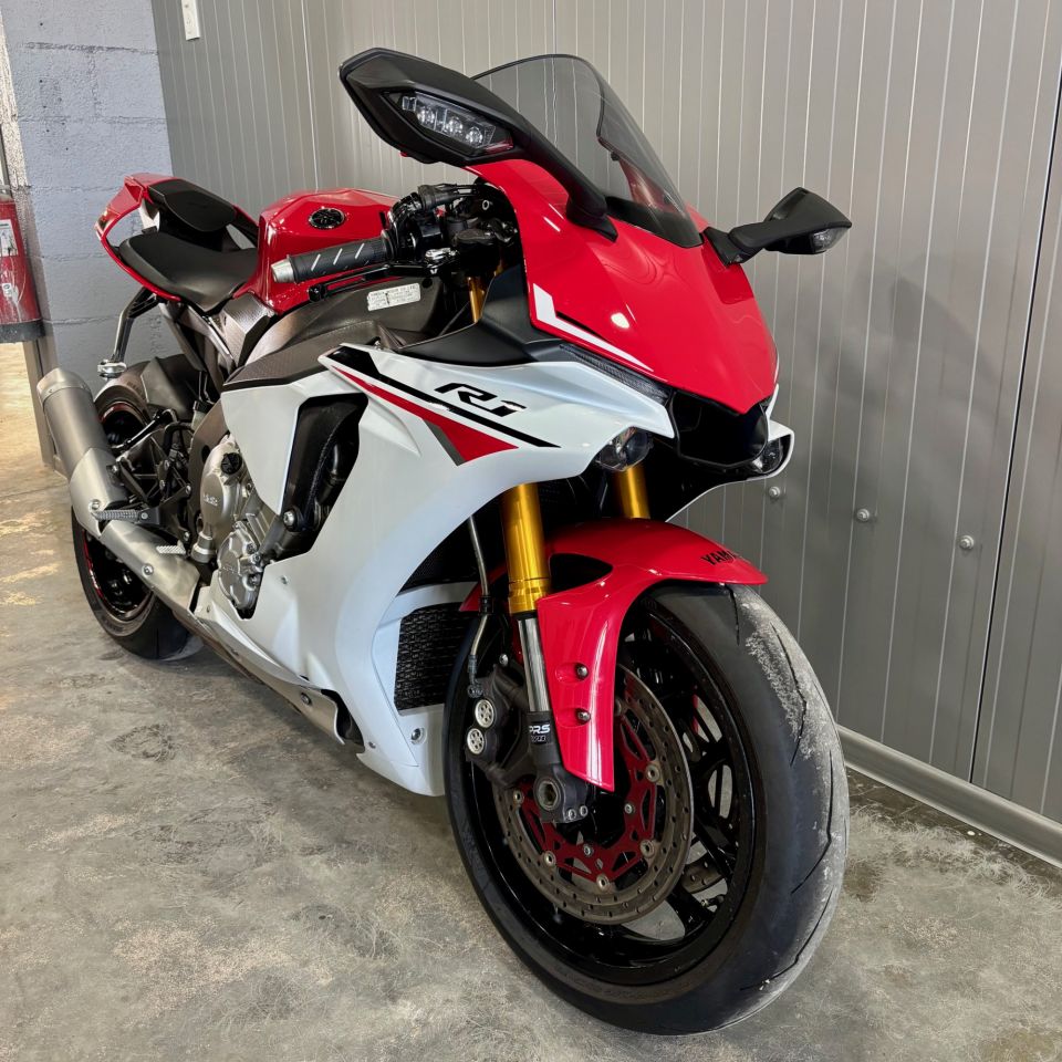 YAMAHA YZF 1000 R1 3