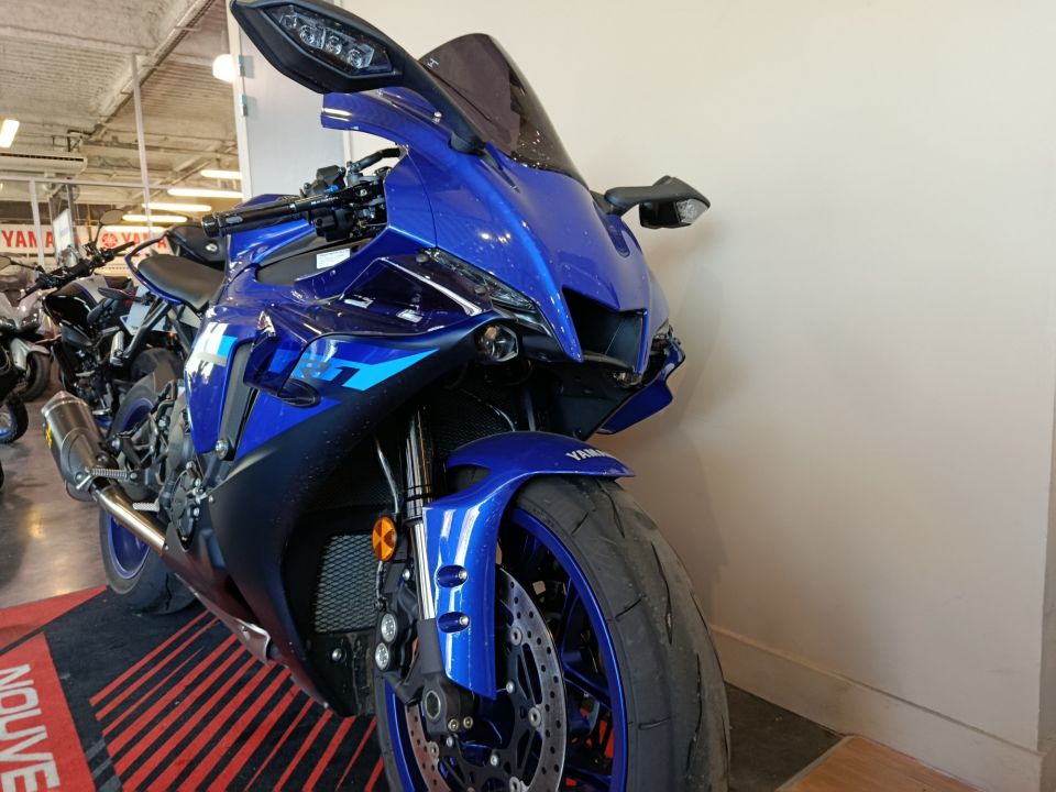 YAMAHA YZF 1000 R1 1