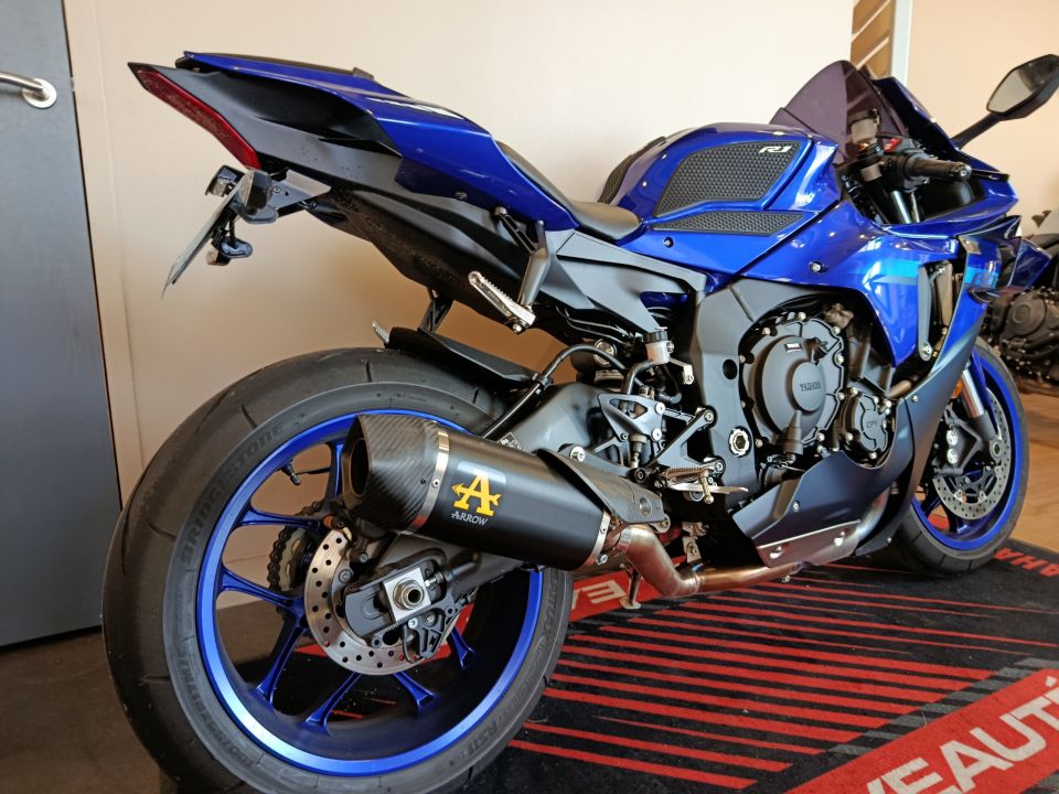 YAMAHA YZF 1000 R1 2
