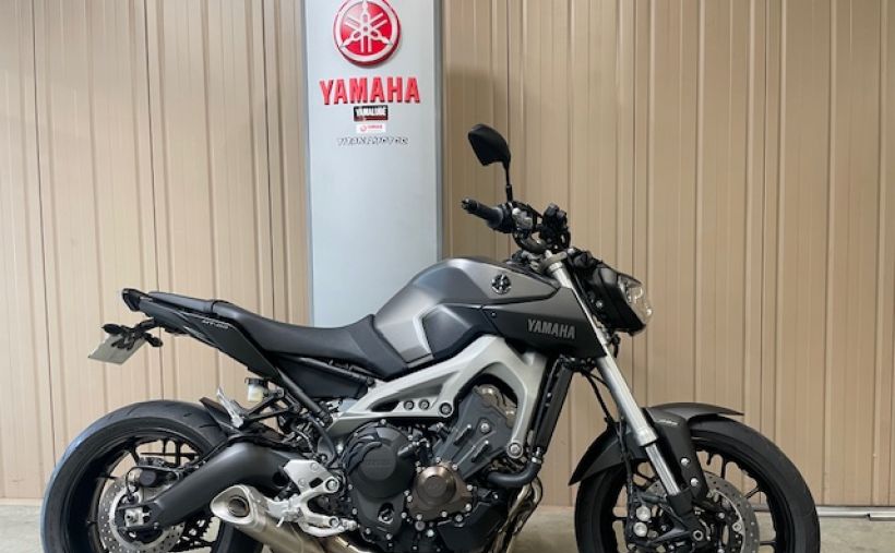 YAMAHA MT-09 1