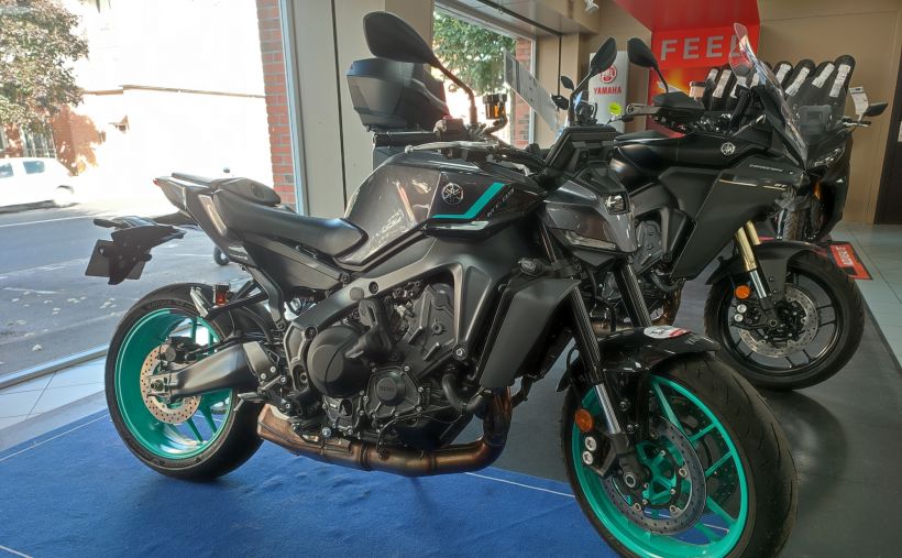 YAMAHA MT-09  Y-AMT 24