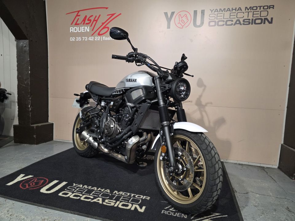 YAMAHA XSR 700 LEGACY 3
