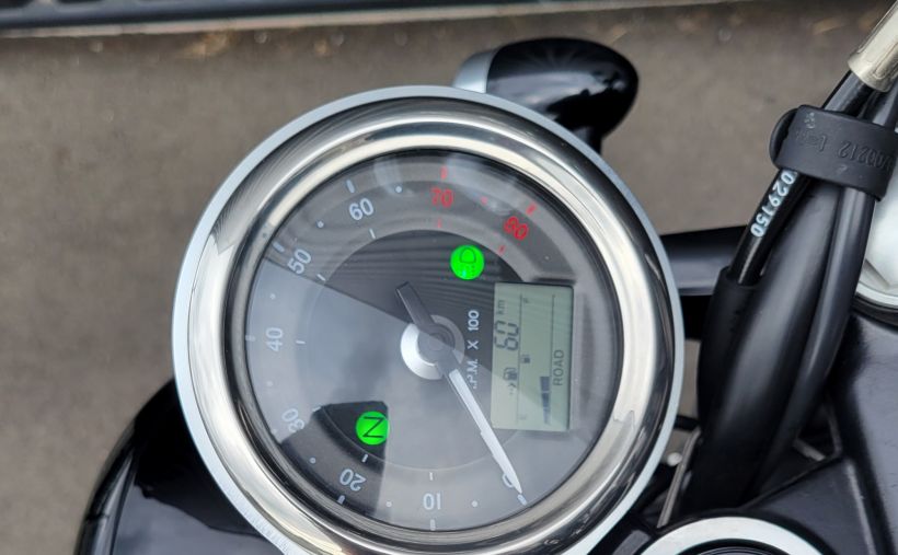 TRIUMPH Bonneville T120 Black 3
