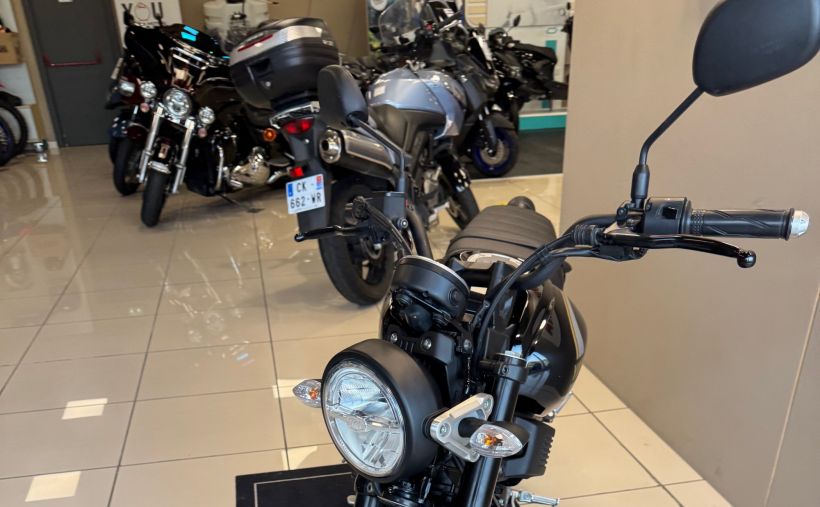 YAMAHA XSR 125 Legacy 1