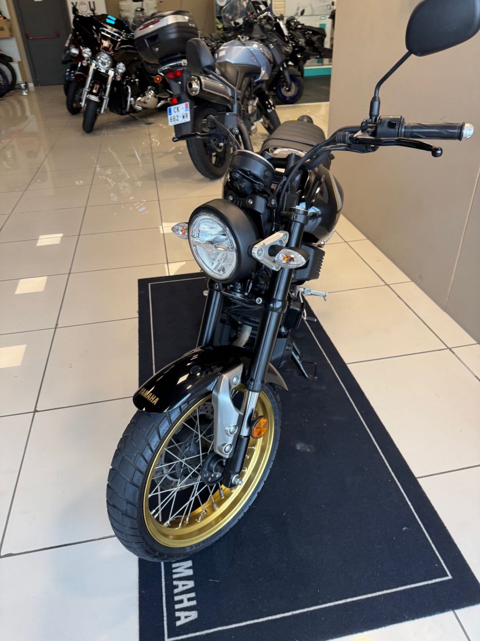 YAMAHA XSR 125 Legacy 2