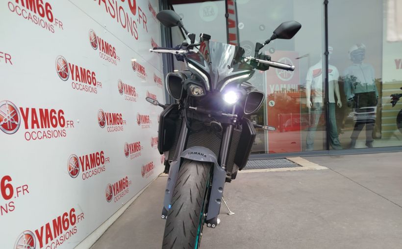 YAMAHA MT-10 2