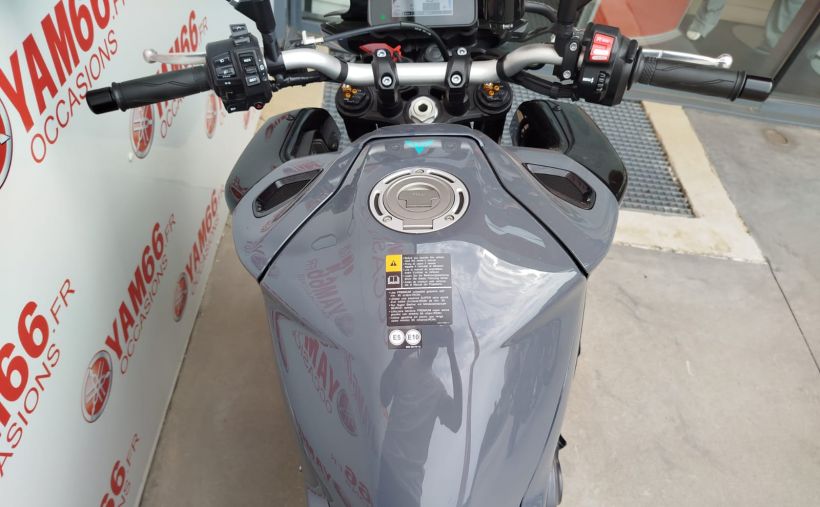 YAMAHA MT-10 9