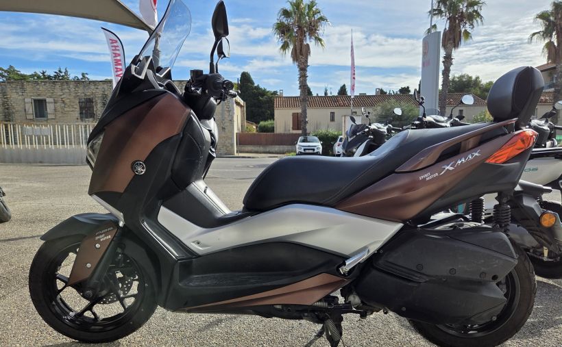 YAMAHA XMAX 300 1