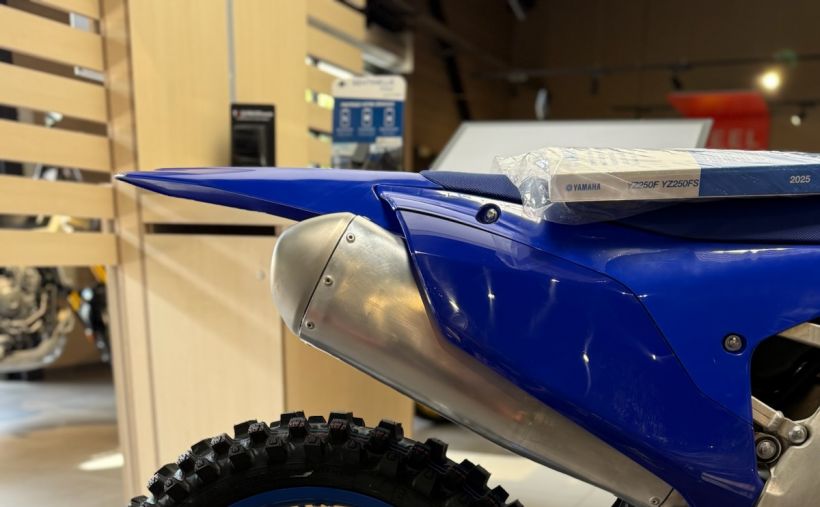 YAMAHA YZ250F 1