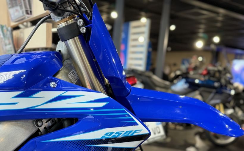 YAMAHA YZ250F 2