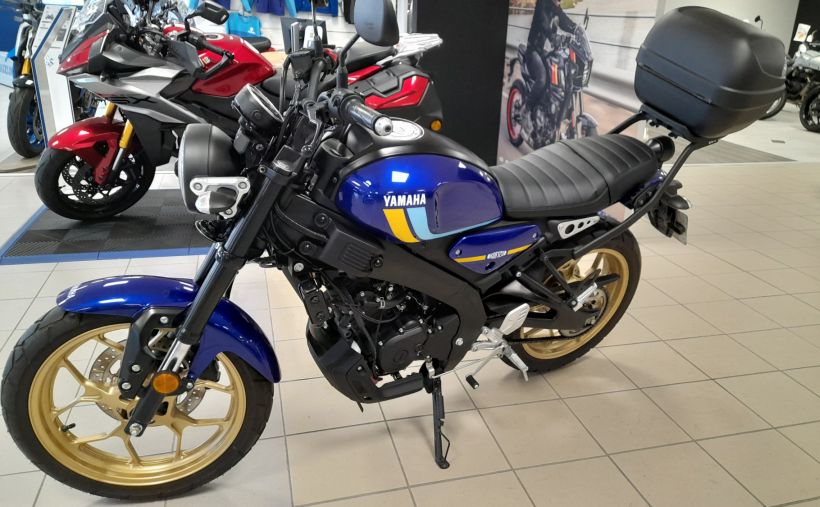YAMAHA XSR 125 10