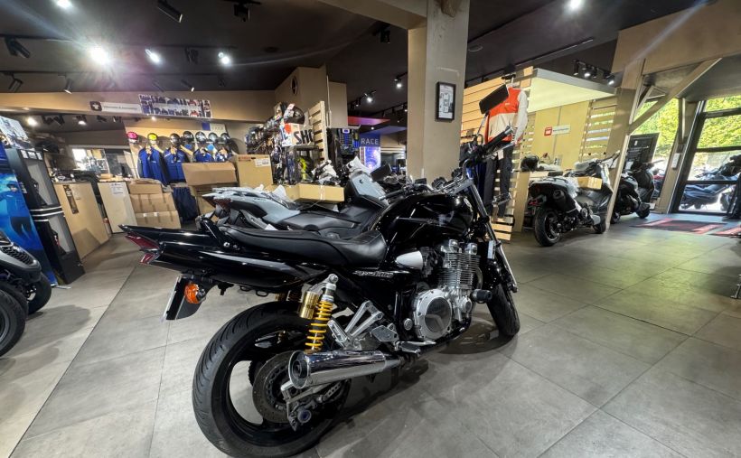 YAMAHA XJR 1300 2