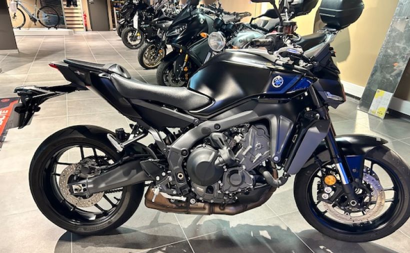 YAMAHA MT-09  Y-AMT 0