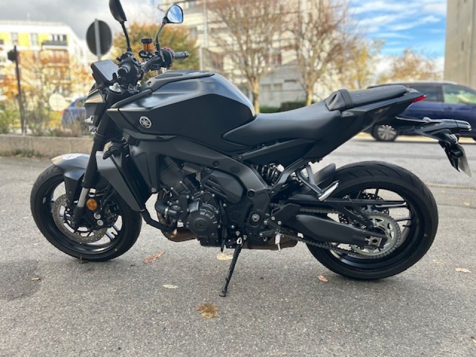 YAMAHA MT-09  Y-AMT 3