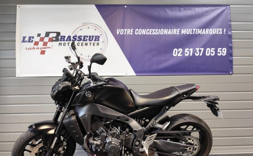 YAMAHA MT-09 SP 1
