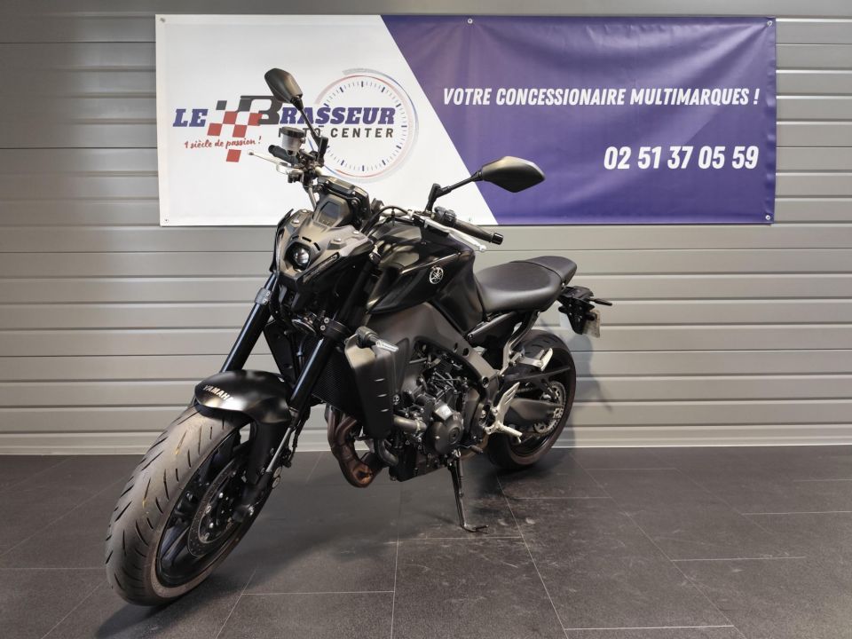 YAMAHA MT-09 12