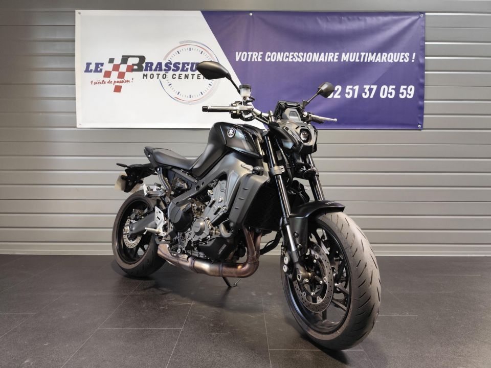 YAMAHA MT-09 18