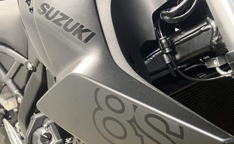 SUZUKI GSX-8S 4