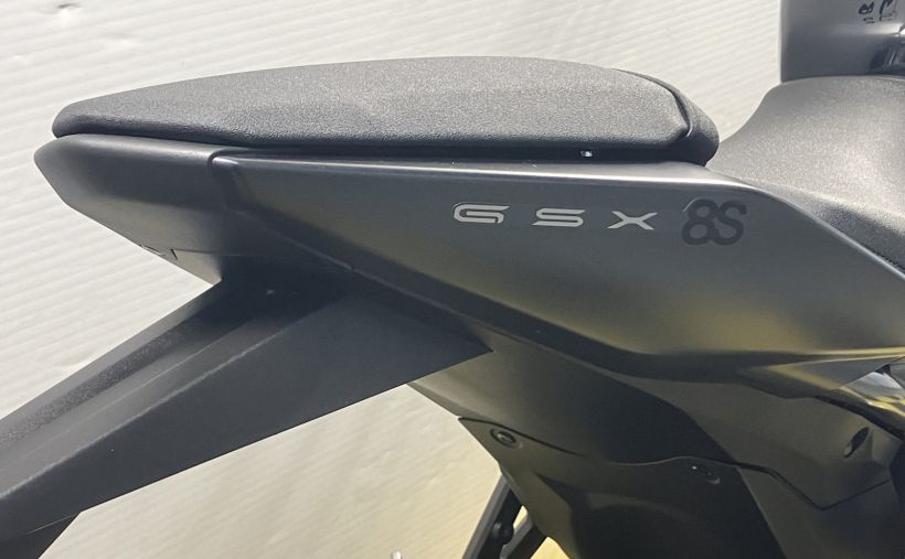 SUZUKI GSX-8S 13