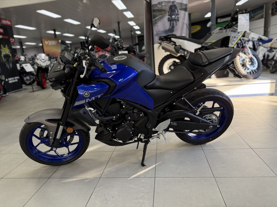YAMAHA MT-03 9
