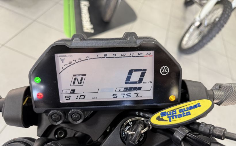 YAMAHA MT-03 18