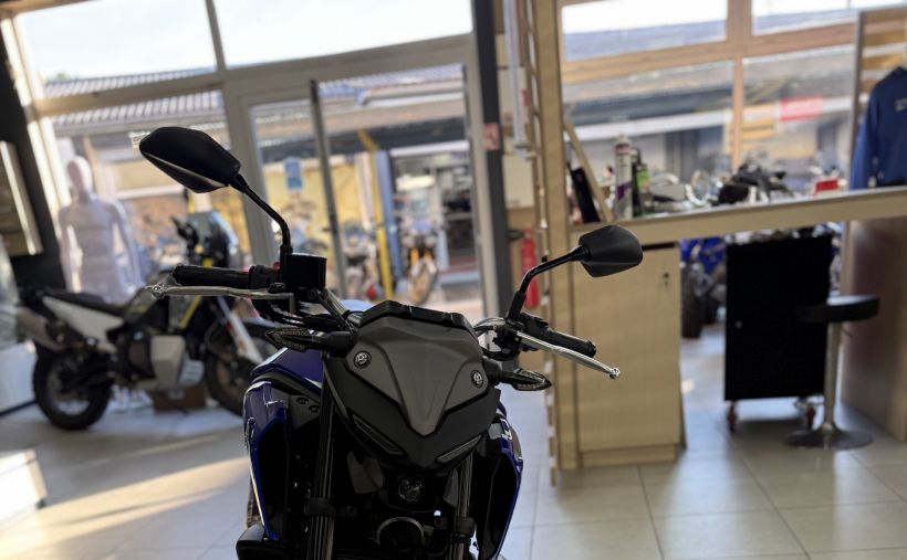 YAMAHA MT-03 27