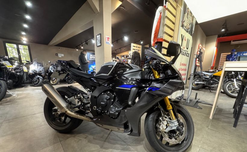 YAMAHA YZF 1000 R1 M 0