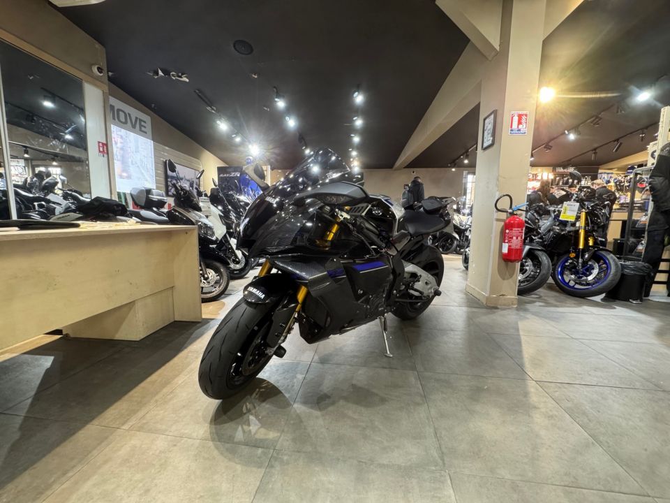 YAMAHA YZF 1000 R1 M 2