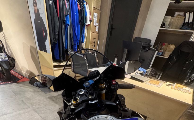 YAMAHA YZF 1000 R1 M 4