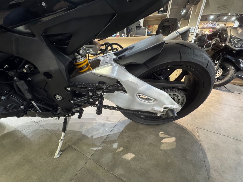 YAMAHA YZF 1000 R1 M 5