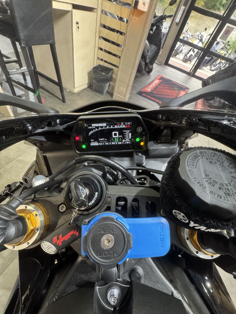 YAMAHA YZF 1000 R1 M 9